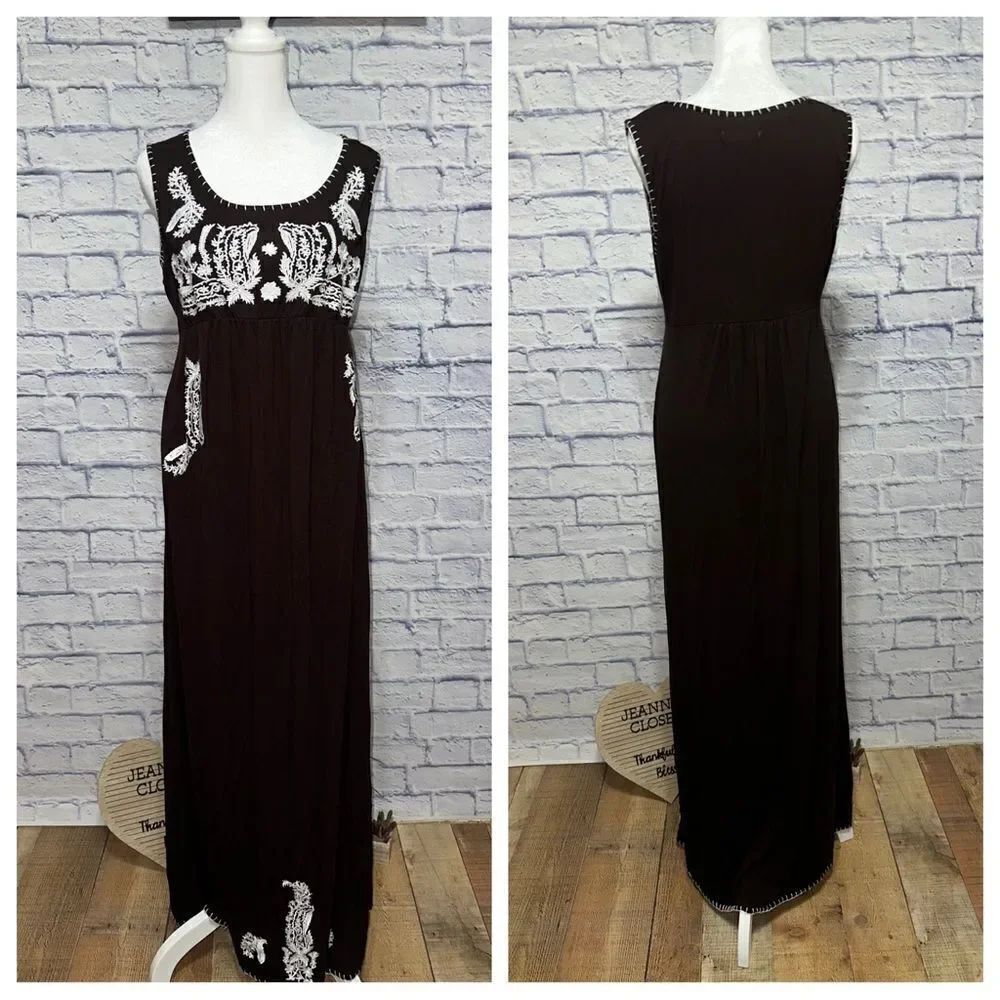 Chelsea & Theodore brown embroidered detail maxi dress